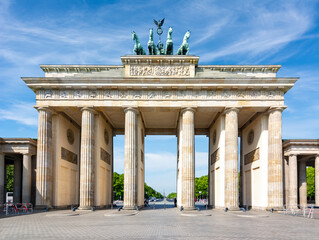 Canvas Print - Brandenburg Gate (Brandenburger Tor) in center of Berlin, Germany