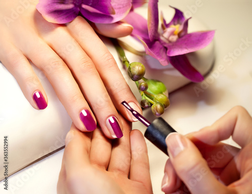 Fotografía manicure, hand, nail, beauty, woman, care, hands, finger, beautiful, spa, nails,