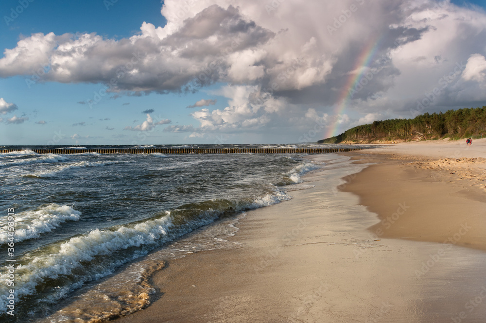 Morze Bałtyckie - tęcza nad plażą - obrazy, fototapety, plakaty 