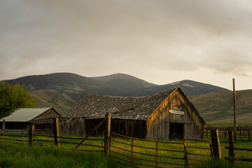 Wall Mural - old barn in the mountains