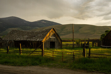 Wall Mural - old barn in the mountains