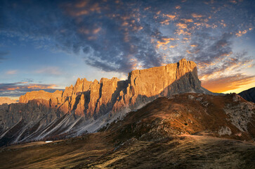Wall Mural - beautiful landscape of mountains during autumn
