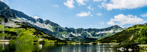 Fotomural Landscape in the valley of five ponds