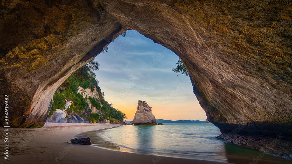 Cathedral Cove North island new Zealand cave - obrazy, fototapety, plakaty 