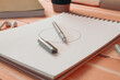 © minerva - Imagen del escritorio o mesa de trabajo de un dibujante con elementos de dibujo técnico