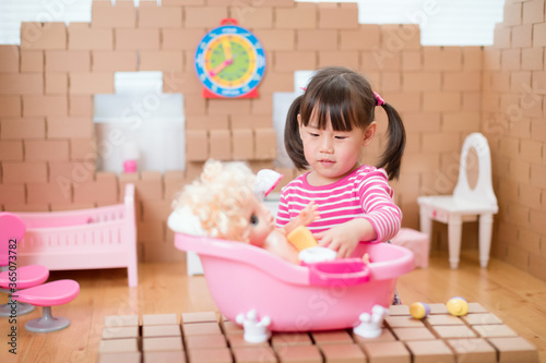 toddler girl pretend play