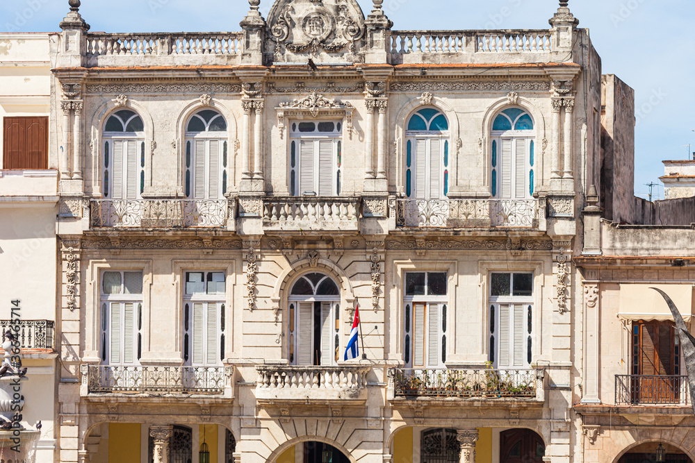 Foto de Stock Havana, Cuba-October 08, 2016. Old, historical house ...
