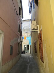 Canvas Print - narrow streets of izola