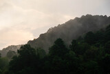 Fototapeta Na ścianę - 朝靄の山脈と朝日
