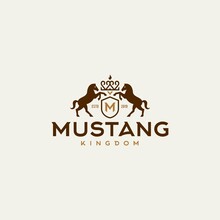 Horse Coat Of Arms Classic Hipster Vintage Logo Vector Icon Illustration 