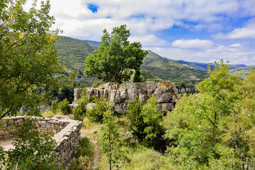 Paseo por el pueblo de Trevijano, Rioja y el cañon del rió de Leza