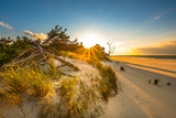 Fototapeta Fototapety z morzem do Twojej sypialni - Zachód słońca na plaży nad morzem