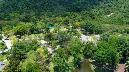 Parc national de Kaeng Krachan en Thaïlande vue du ciel