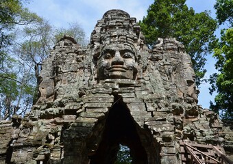 Banteay Srey Temple detail of smiling head