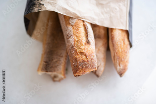 Fotomural 4 BAGUETTE DI PANE FRANCESE FRAGRANTE APPENA SFORNATO