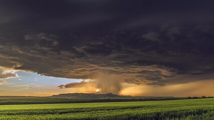 Wall Mural - Time lapse of Tornadic Cell over Grassy Field