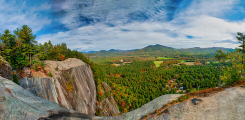 Sticker - Panoramic view of beautiful Maine foliage landscape from Cathedral Ledge lookout