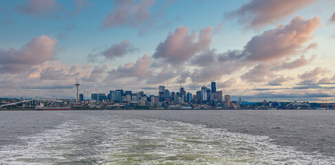 Fototapete - The city of Seattle from Sea Across Wake in Puget Sound