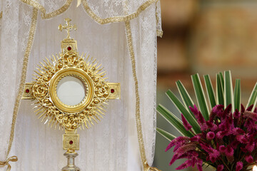 Canvas Print - Ostensorial adoration in the catholic church - Holy Week