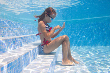 Sticker - Girl in swimming pool