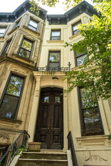 Canvas Print - Entrance of a brownstone 