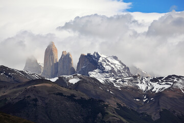 Canvas Print - Three magnificent cliffs Torres del Paine