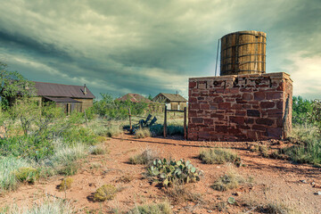 Poster - Water Tower and Pump House in a Very Rural Desert Town