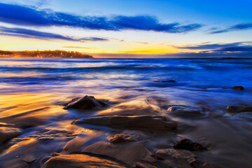 Sea Bondi face rocks 2 sea dark