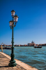 Wall Mural - venedig, italien - laterne am ufer der fondamenta delle zattere