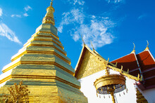 Beautiful Golden Pagoda At Wat Phra That Cho Hae Is A Sacred Ancient Temple In Phrae, Thailand. Publie Domain.
