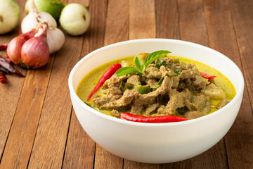 Wall Mural - Thai Green Curry with Beef (Gaeng Kiaw Wan)