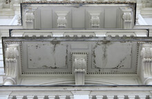 Klassizistischer Baufälliger Balkon - Tumbledown Classicistic Balacony