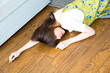 © Paylessimages - 倒れる女性