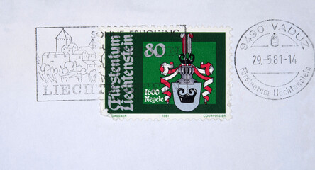 briefmarke stamp gesgempelt used vintage retro alt old slogan Post letter mail brief Fürstentum Liechtenstein Werbung Häuser Vanduz 1600 Negele Wappen Ritter Rüstung 80