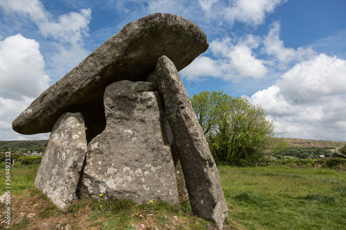 Fotomural Trethevy Quoit neolithic burial chamber in Cornwall, UK