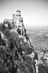 Wall Mural - San Marino - Black and white landscape