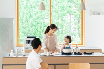 Canvas Print - アジア人　家族　団らん　ポートレート