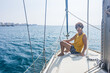 © elbuenodehal - Woman on the bow of a boat
