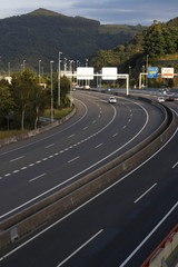 Canvas Print - Traffic in an urban road