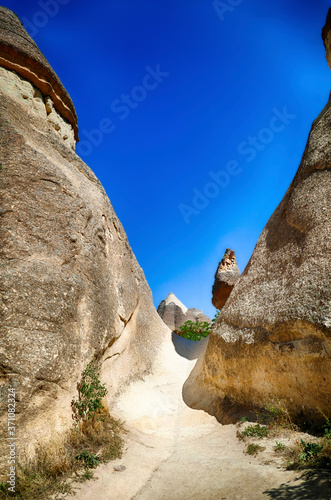 Fotografía Fairy chimney balanced rock formations