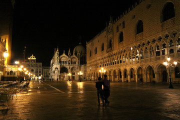 Poster - venice at night