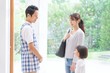 © ponta1414 - アジア人　保育士と親子　