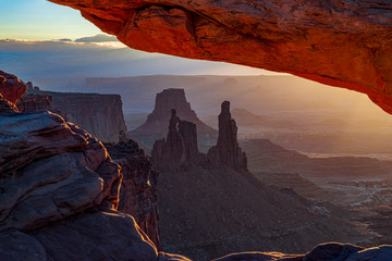 Wall Mural - washerwoman through mesa arch at sunrise canyonlands national park utah usa