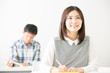 © Paylessimages - 勉強をする学生