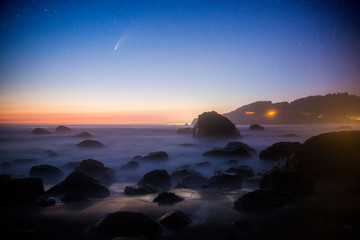 Wall Mural - The Comet NEOWISE over the beaches of Redwood National Park in California.