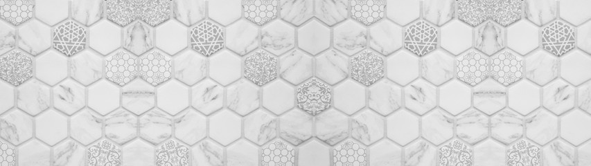 Leinwandbilder - Abstract white gray grey seamless geometric modern marbled marble tile mirror made of hexagonal hexagon tiles texture background banner panorama