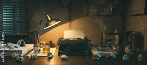 Fotomural Vintage film noir office desk with old typewriter