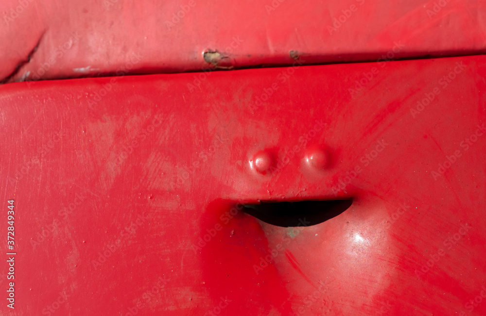 Foto de Stock Gesicht Augen Smile Mund Lächeln Blech Lack Oberfläche ...