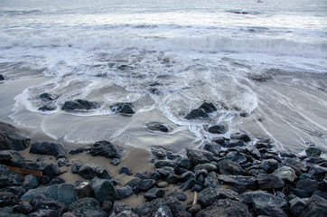 Wall Mural - waves and rocks