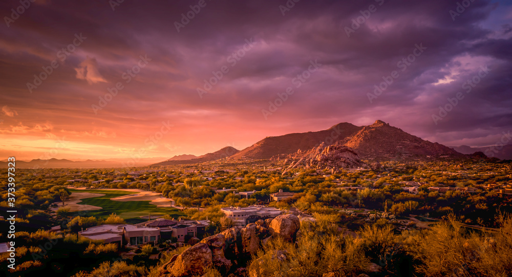 Golden sunset over North Scottsdale,Arizona.	 - obrazy, fototapety, plakaty 